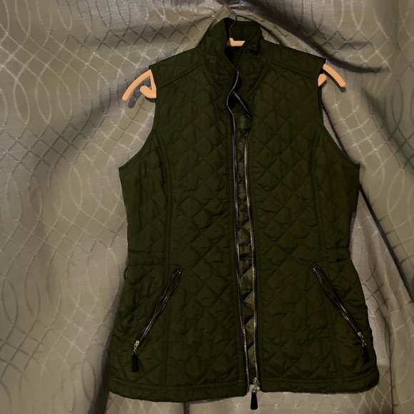 Military green Puffer vest